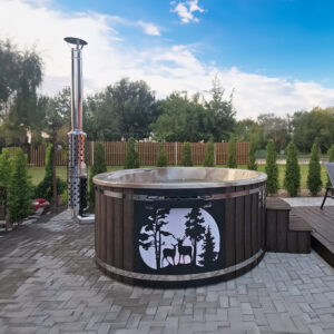 Balia LYX z piecem wewnętrznym na tle ogrodu