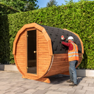 Sauna beczka gotowa do montażu w ogrodzie
